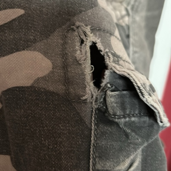 Lee dungarees camo shorts size 40 - Picture 3 of 7